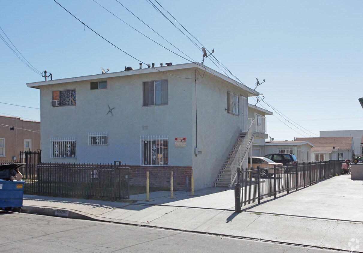 Primary Photo - 6320 Gifford Ave