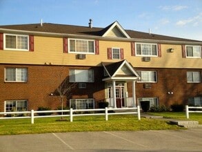 Building Photo - 3951 Brown Ave