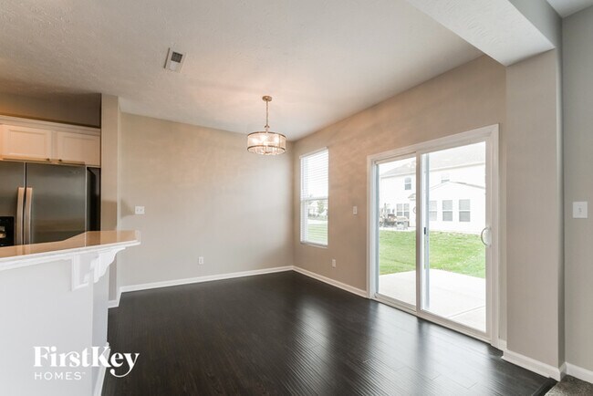 Foto del edificio - 5770 Pebblebrooke Rd