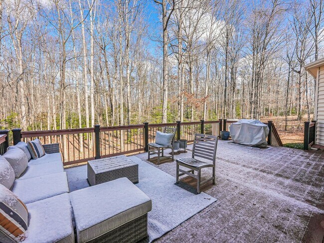 Building Photo - STUNNING ESTATE HOME - STAFFORD - WALK TO ...