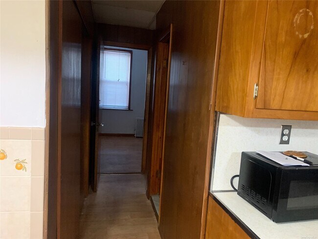 Foto del edificio - 80-33 90th Rd