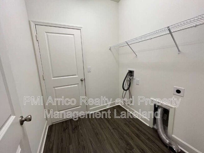 Foto del edificio - 570 Scott Lake Creek Ln