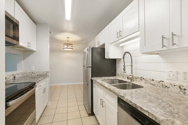 Foto del edificio - 823 Hammond Manor Dr
