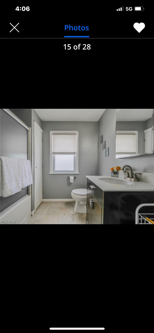 Foto del edificio - 4598 W 226th St