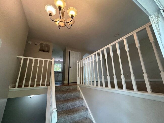 Building Photo - Remodeled 3 Bedroom House in Mason