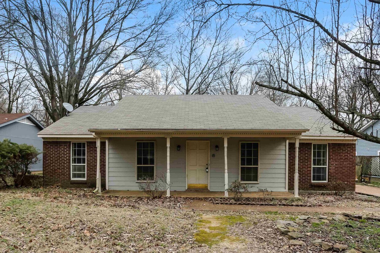 Primary Photo - 2074 Woodfield Park Rd