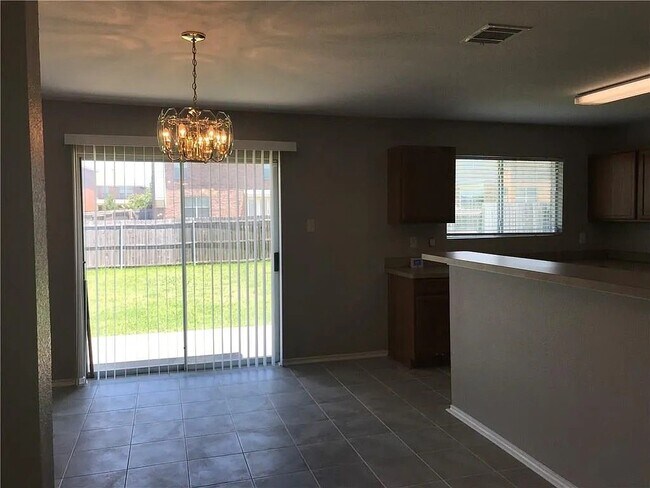 Foto del edificio - 8111 Colwick Ln