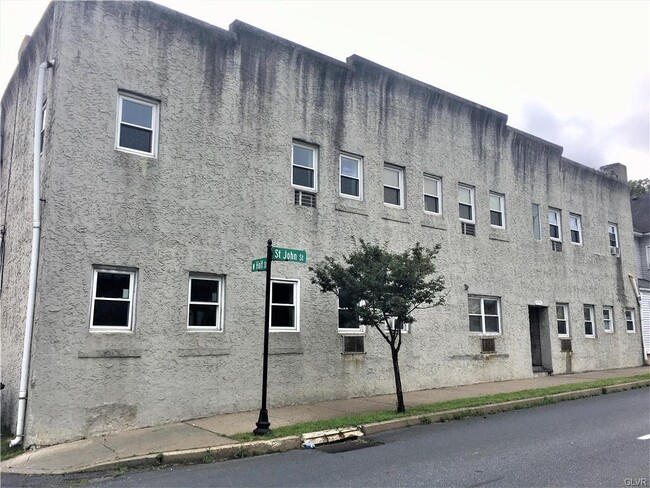 Foto del edificio - 2745 Morgan Hill Rd