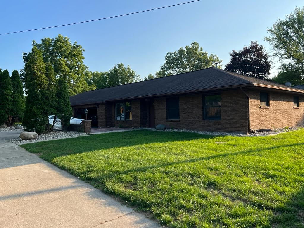 Primary Photo - 625 Hillcrest Rd