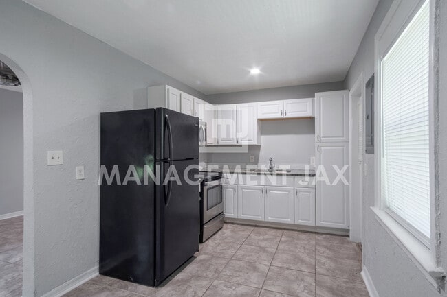 Building Photo - 3824 Penton St
