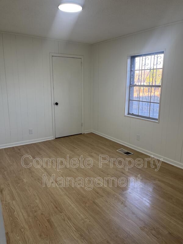Foto del edificio - 2818 Dowell Ave SW