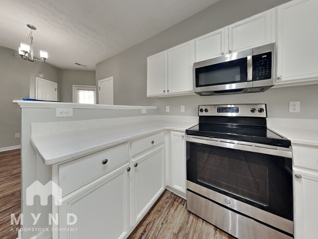 Building Photo - 4502 Parkview Square