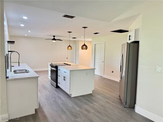 Foto del edificio - 145 SW 28th Terrace