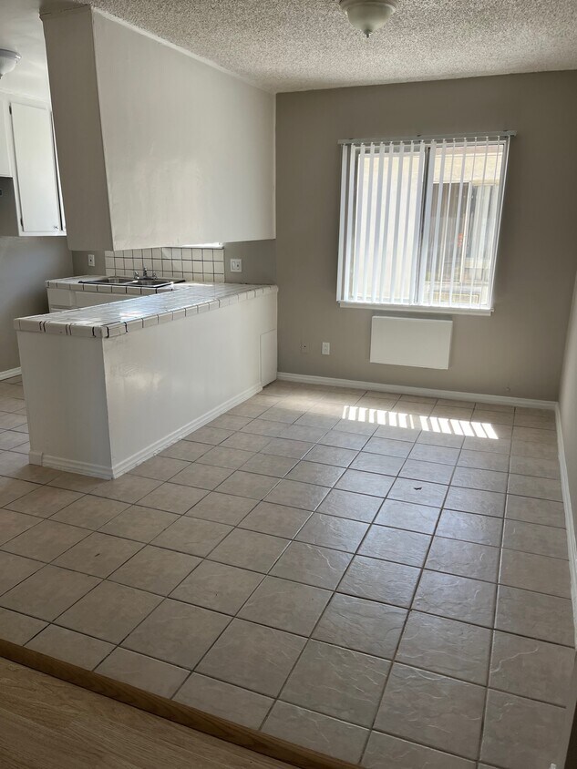 Primary Photo - 15250 Sunburst St
