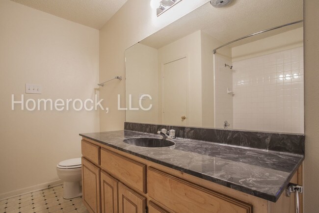 Building Photo - 4108 Waterproof Dr