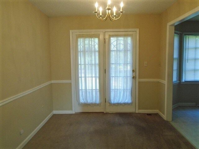 Foto del edificio - 4028 Evelyn Drive