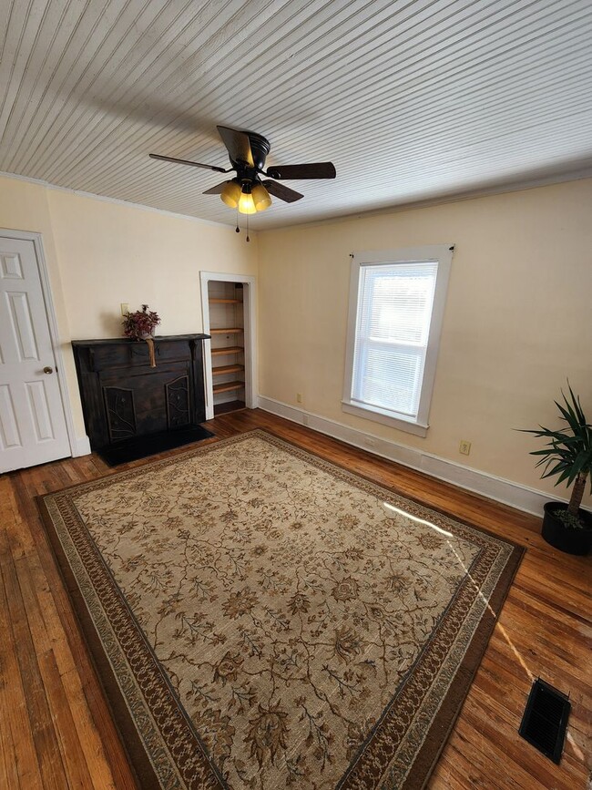 Foto del edificio - 4br/2ba House in Downtown (Durham)