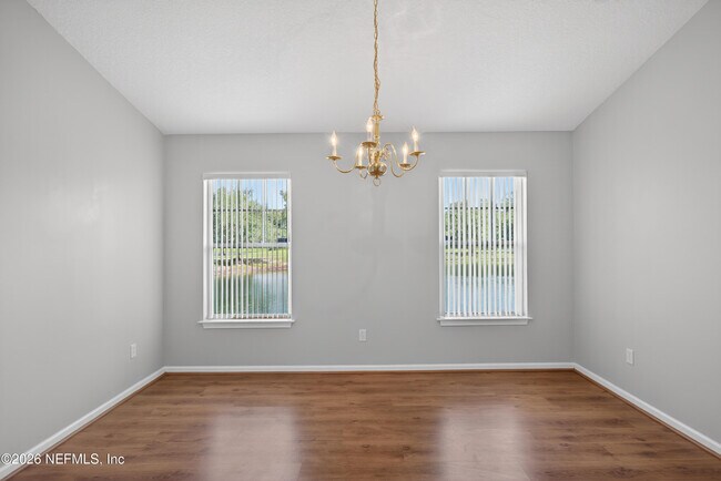 Foto del edificio - 6377 Island Forest Dr