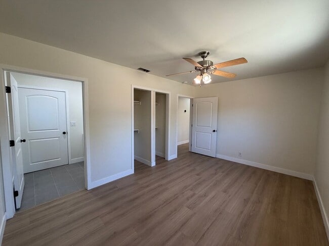 Building Photo - 8232 Malven Ave