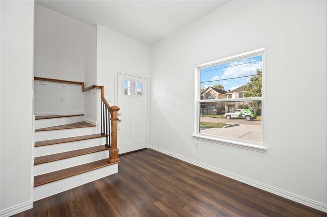 Foto del edificio - 8227 Colonial Ln