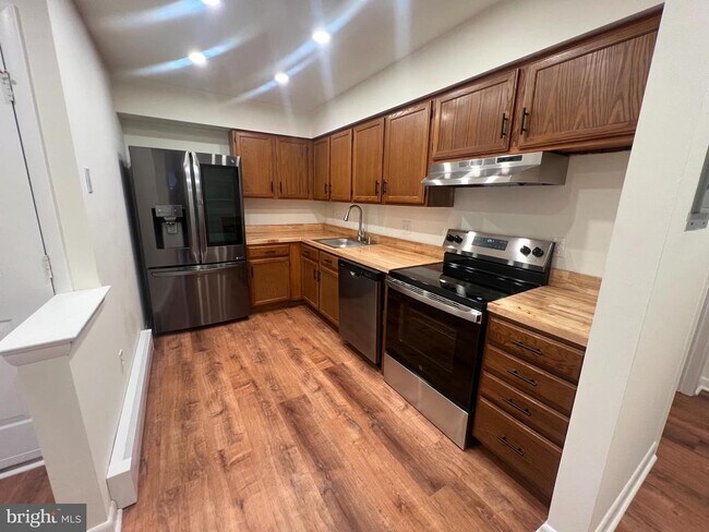 Foto del edificio - 312 Walnut Ct Way