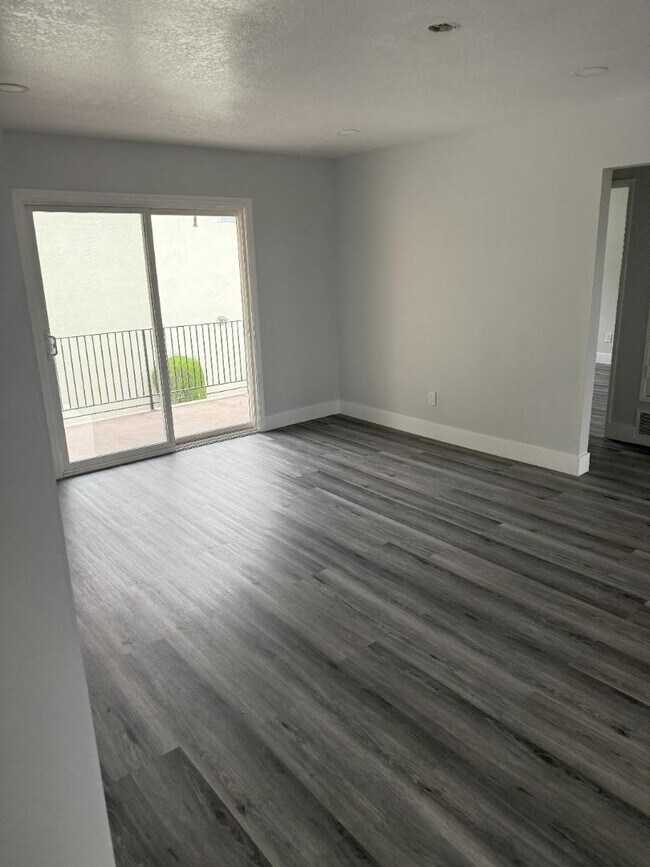 Foto del edificio - 122 N Merrimac Dr