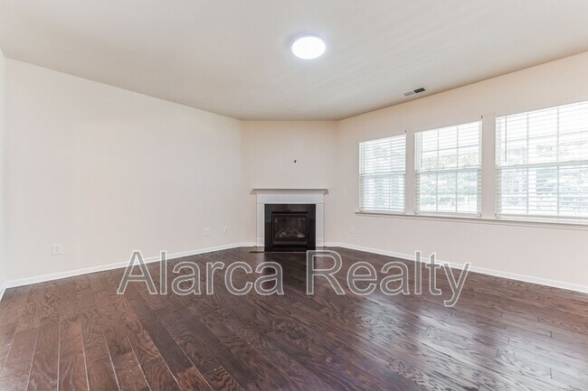 Building Photo - 16050 Hammersmith Farm Drive