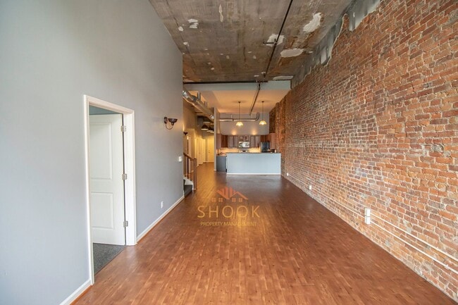 Building Photo - 102 N 3rd St