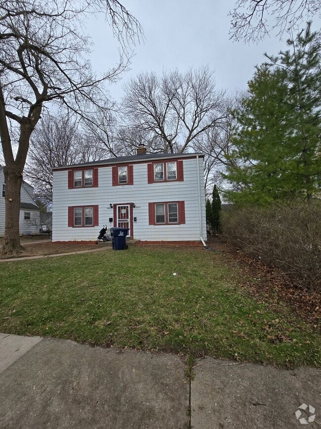 Building Photo - 5321 N 53rd St