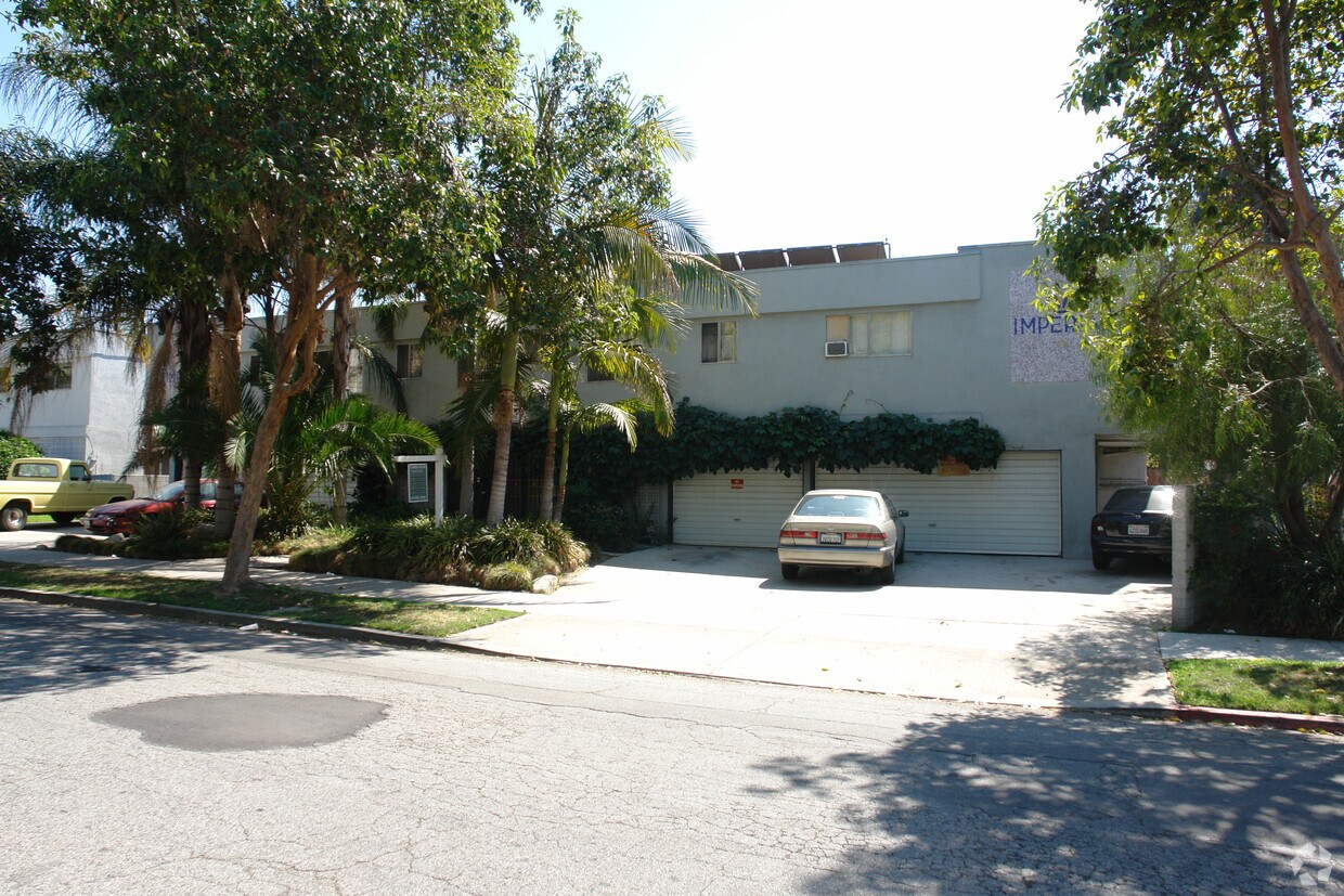 Primary Photo - Imperial Apartments