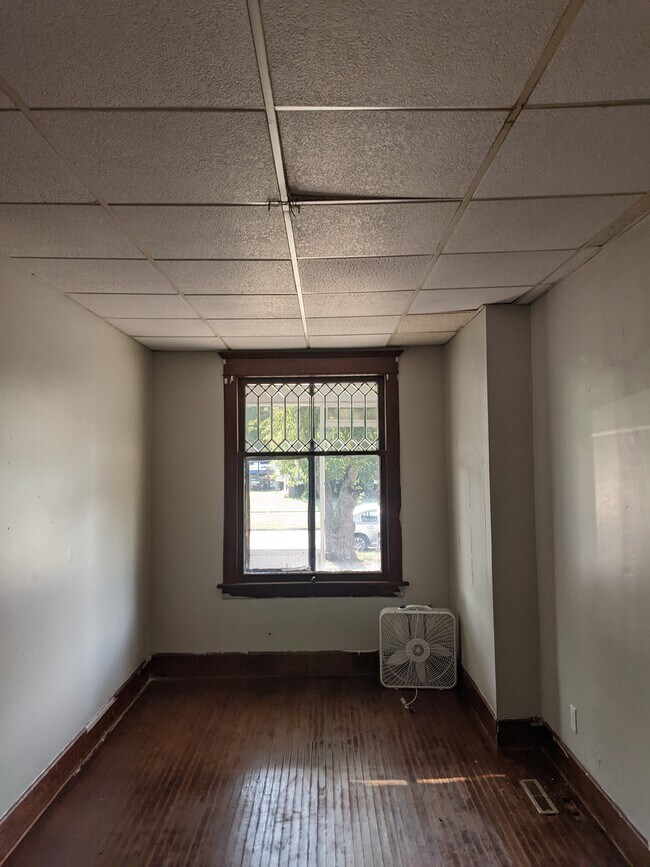 Building Photo - 1712 8th St