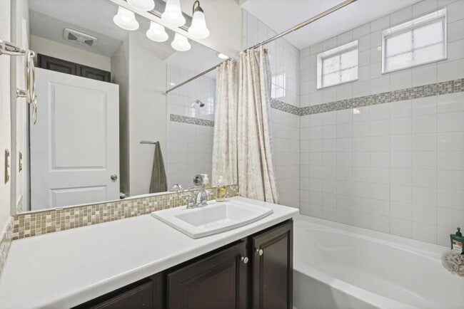 Foto del edificio - 4854 Saddlewood Circle