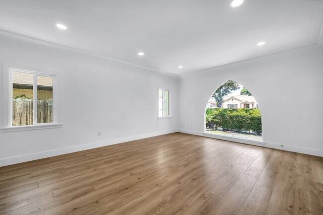 Foto del edificio - 412 E Platt St