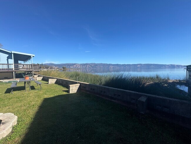 Foto del edificio - 3700 Lakeshore Blvd