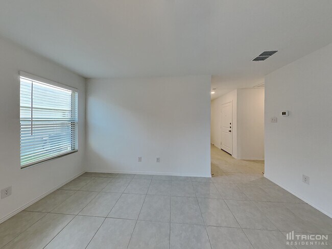 Foto del edificio - 6328 Bristolwood Dr