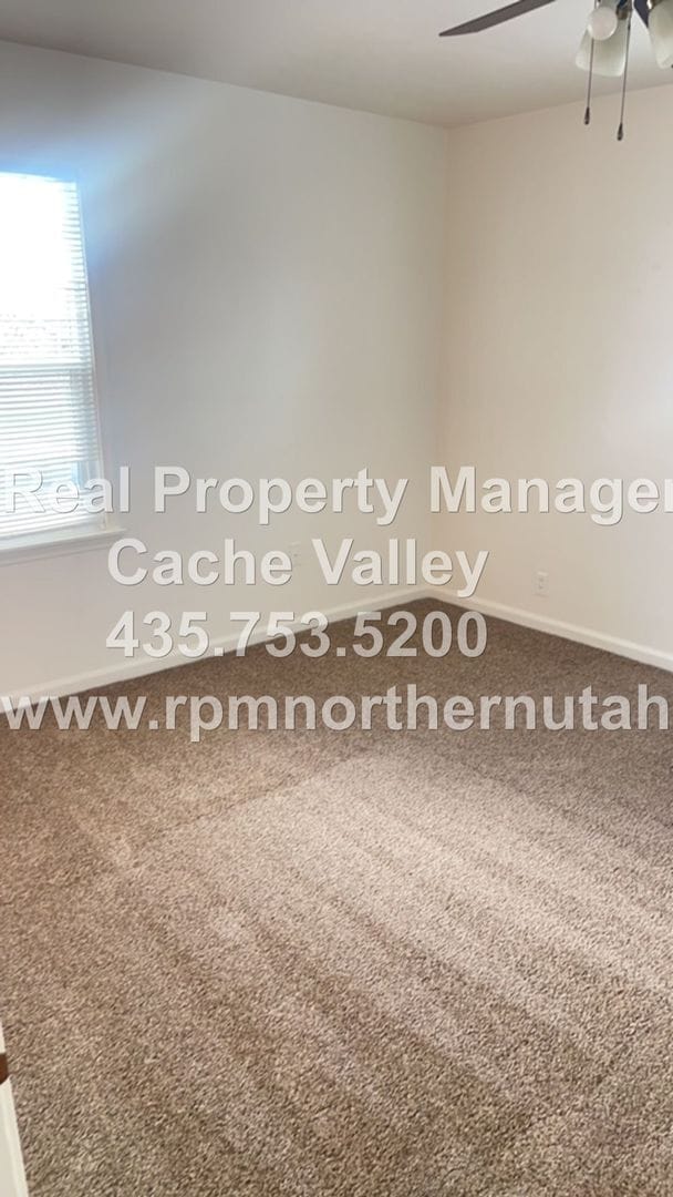 Building Photo - 2 br unit, on corner lot in Smithfield! Available for immediate move-in!