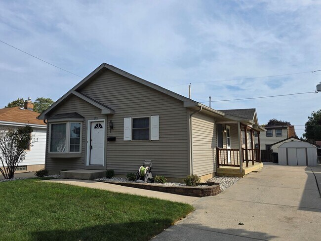 Foto del edificio - Southside Kenosha 4 bedroom