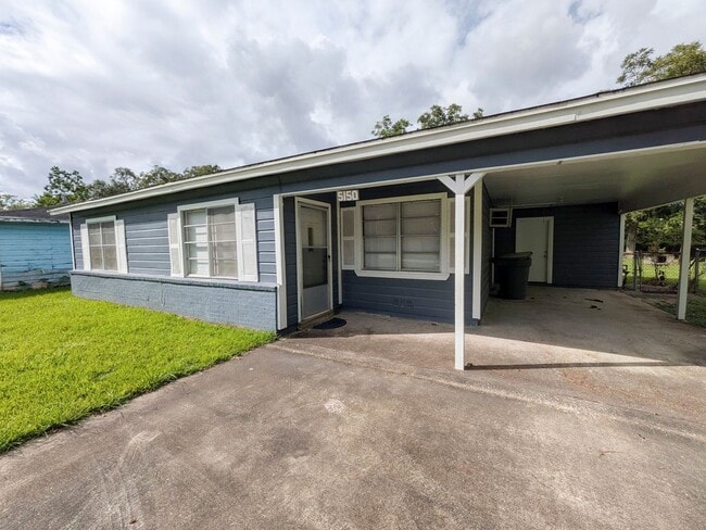 Building Photo - 5150 Parkview Dr