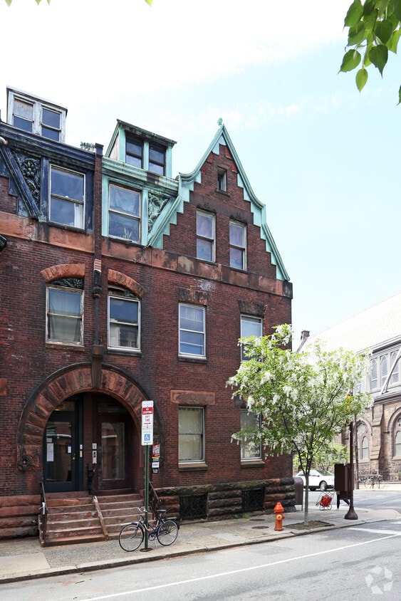 Building Photo - 2134 Spruce St
