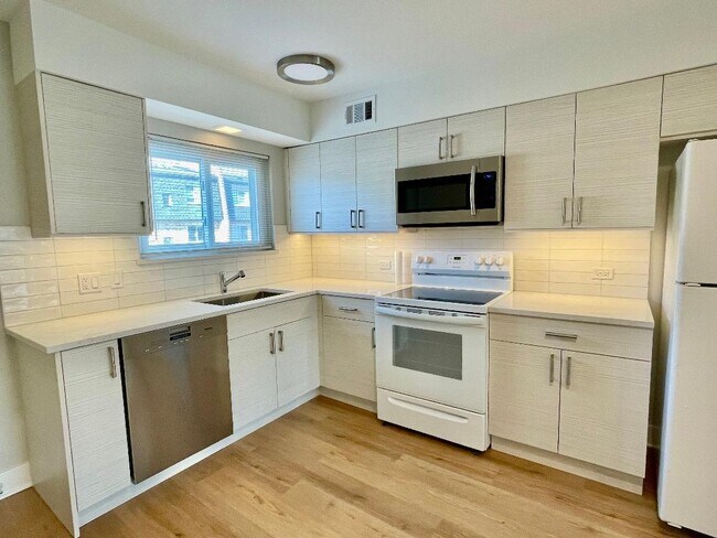 Foto del edificio - 9466 Bay Colony Dr