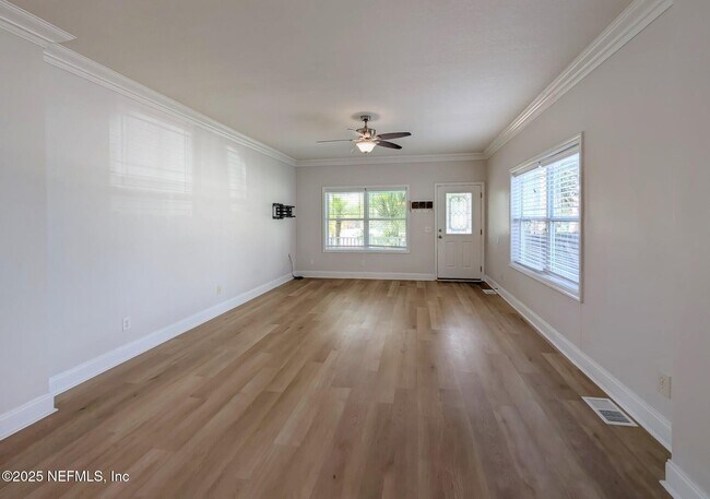 Foto del edificio - 411 3rd St N