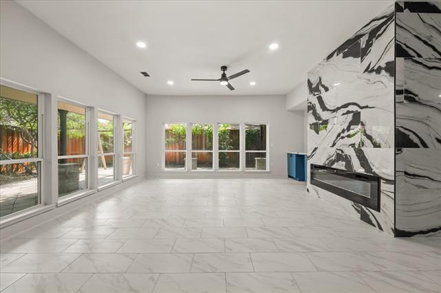 Foto del edificio - 7103 Blythdale Dr