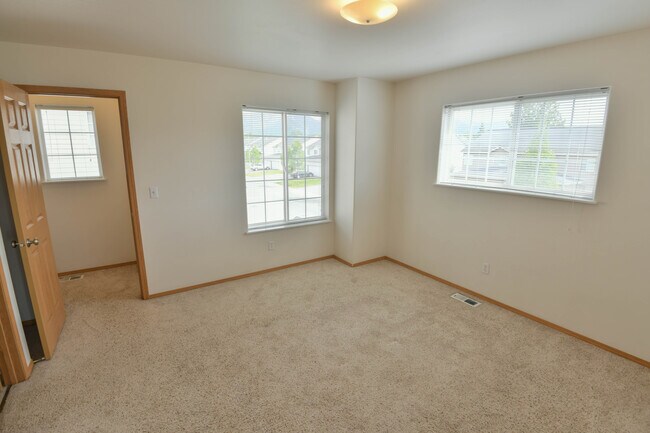 Building Photo - 6903 Gold Kings Ave