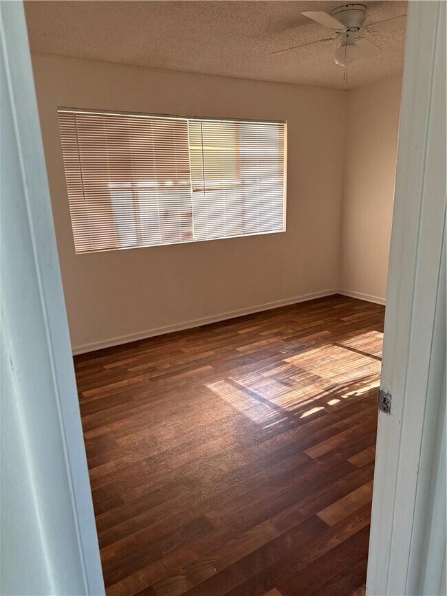 Foto del edificio - 41611 Marine Dr