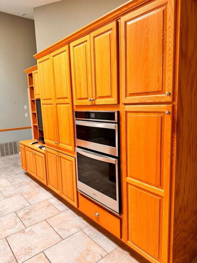 Foto del edificio - Nice large country setting close to town