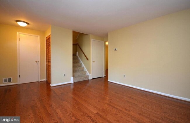 Building Photo - 3151 Ellenwood Dr