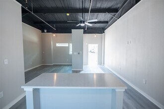 Building Photo - 2612 Castle St