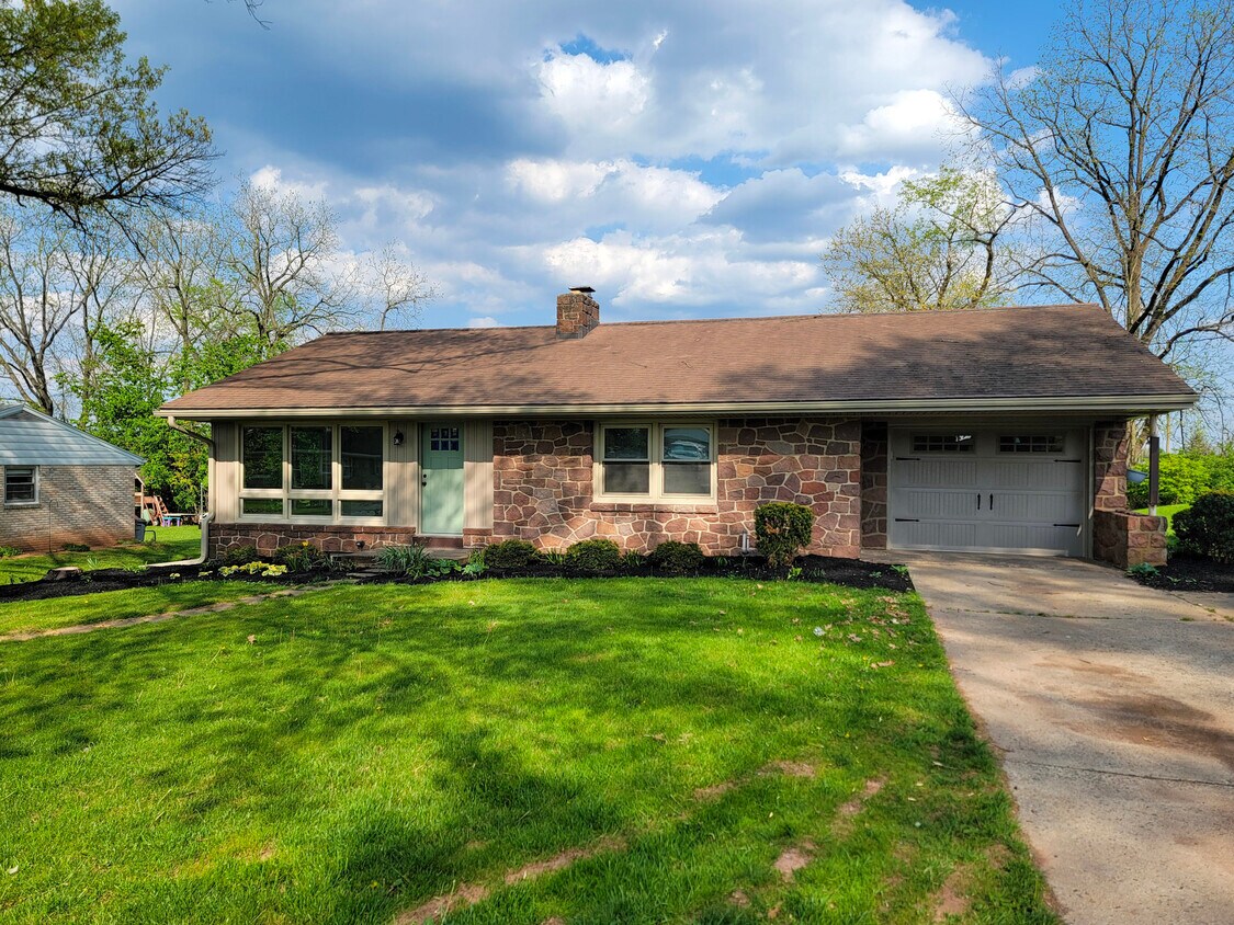 4 Sharp Ave, Denver, PA 17517 House Rental in Denver, PA