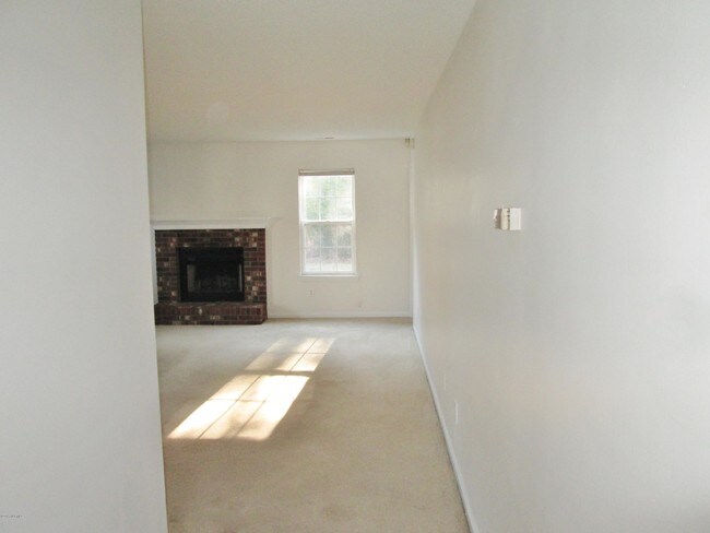 Building Photo - 302 Wildberry Ct