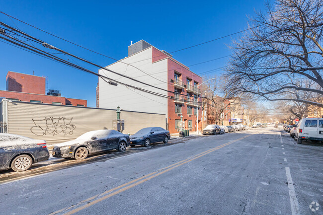 Contexto del vecindario - New Astoria 5-story building